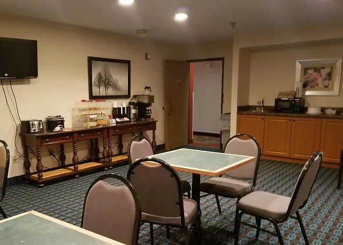 Country Hearth Inn & Suites - Kenton