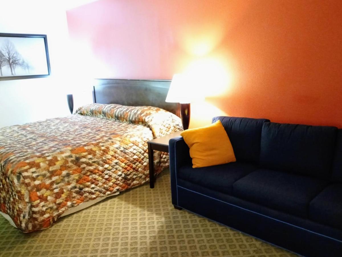 Hotel Country Hearth & - Kenton