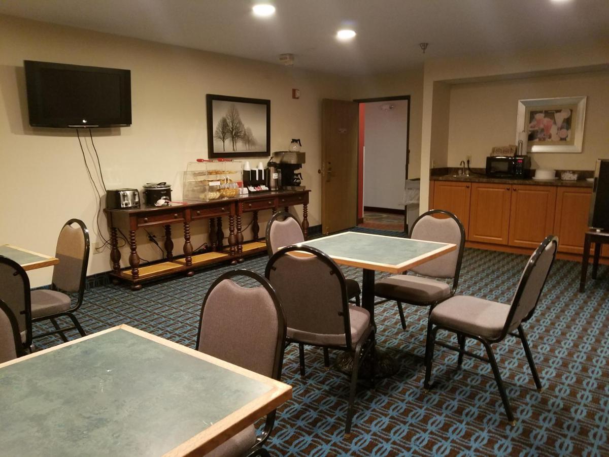 Country Hearth & - Hotel
