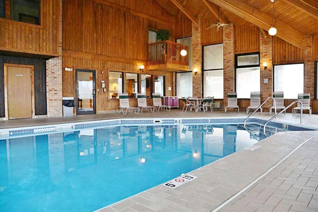 Hotel Country Hearth & -